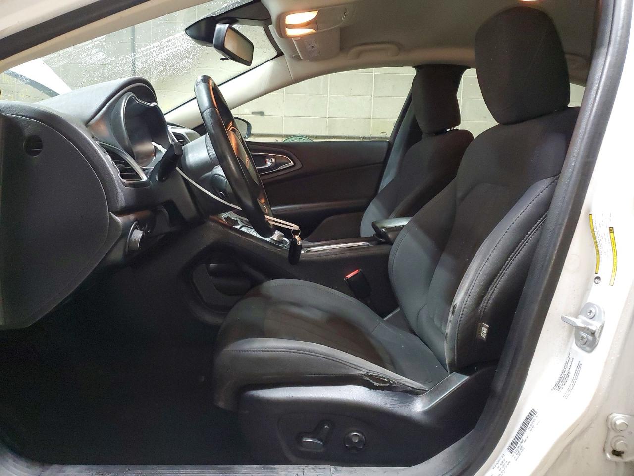 2016 CHRYSLER 200 LIMITED photo 7