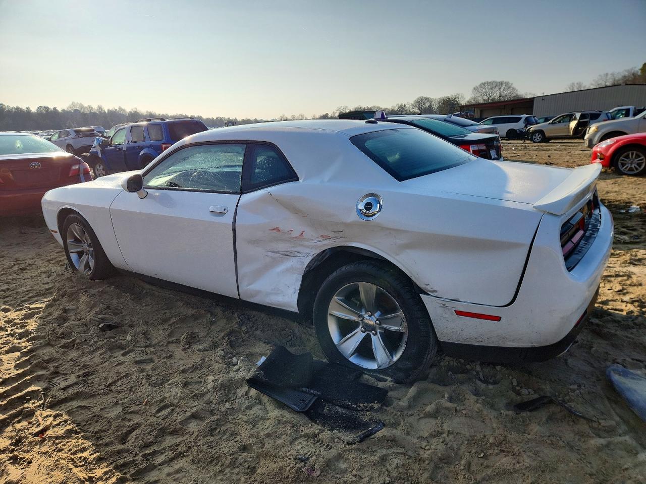2022 DODGE CHALLENGER SXT photo 2