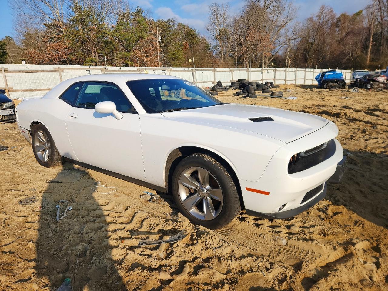 2022 DODGE CHALLENGER SXT photo 4