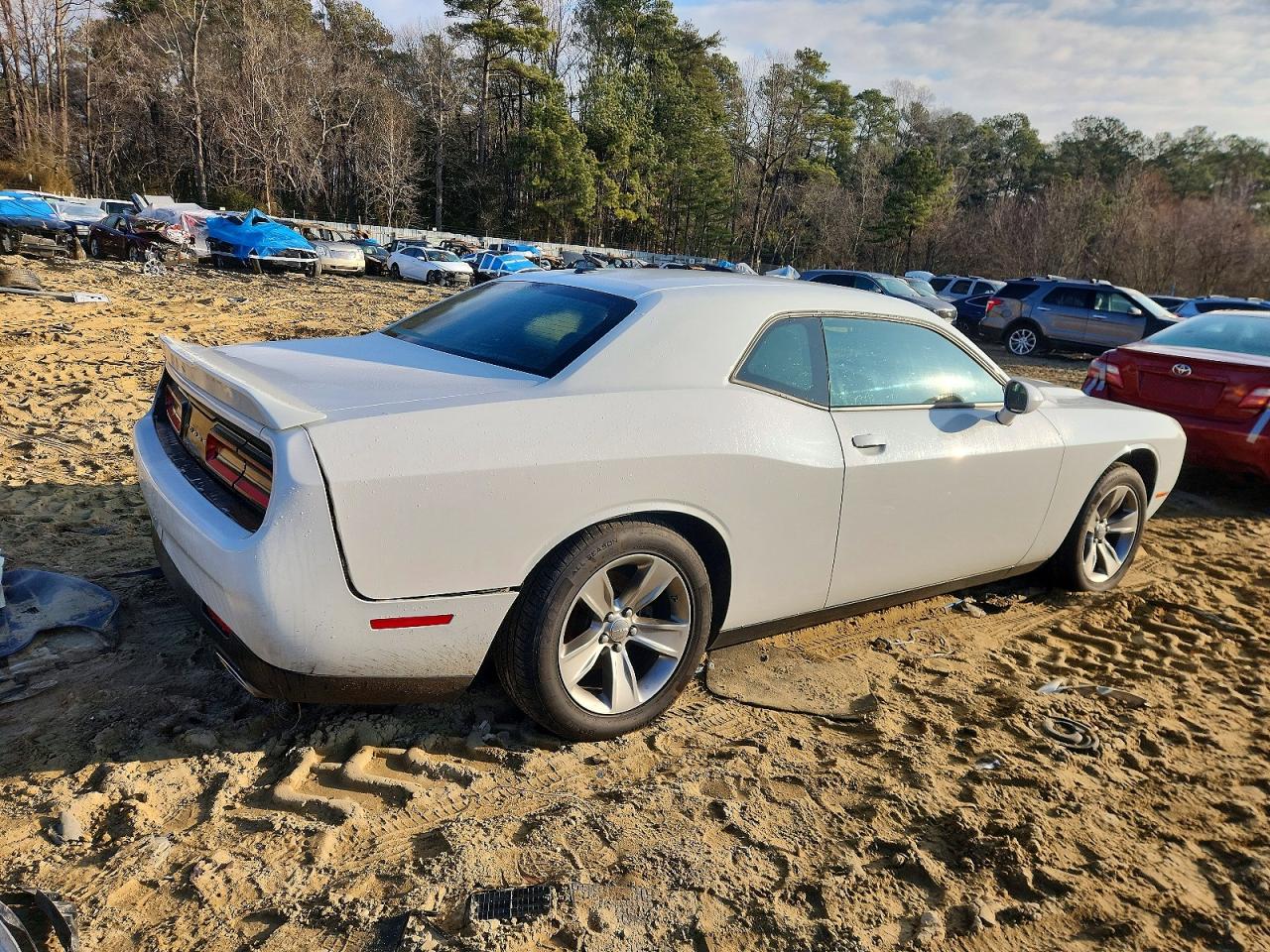 2022 DODGE CHALLENGER SXT photo 3