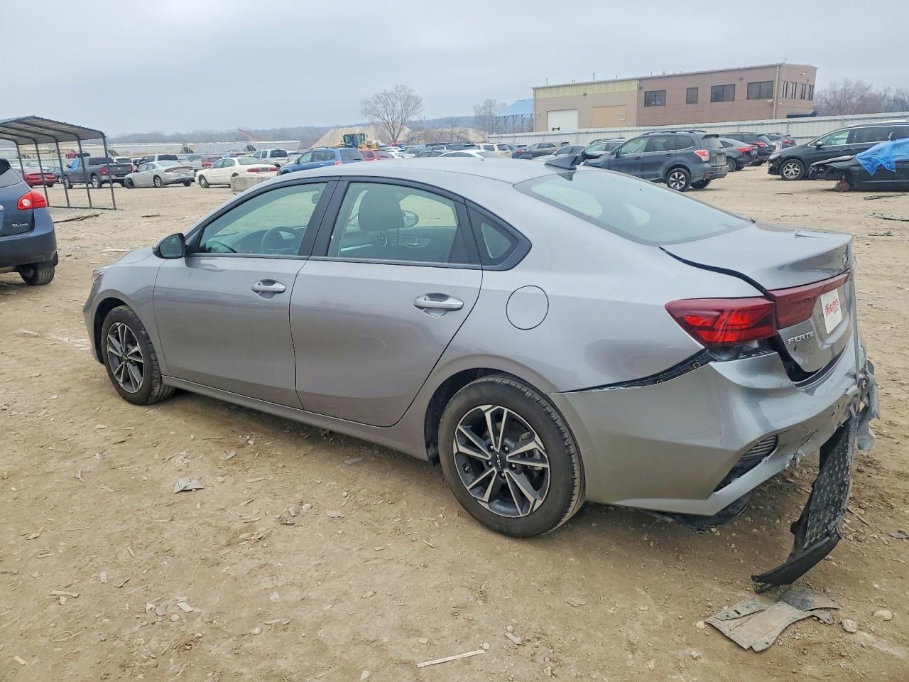 2024 KIA FORTE LX photo 2