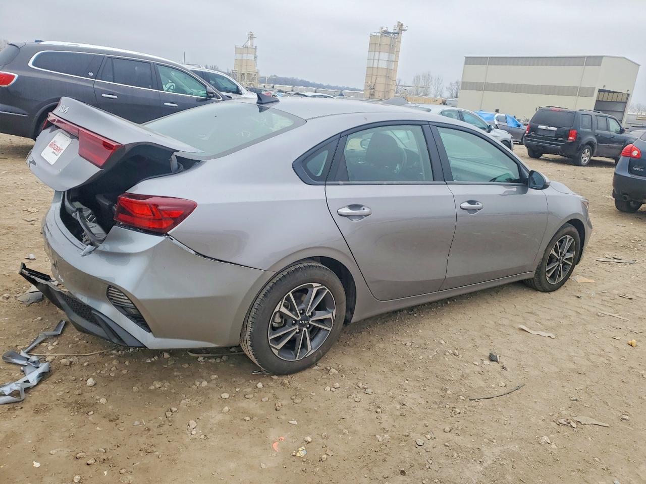 2024 KIA FORTE LX photo 3