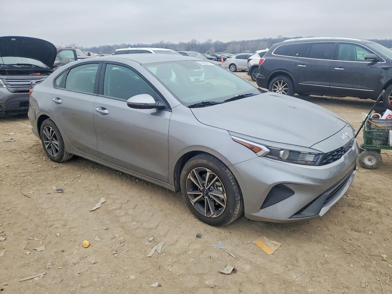 2024 KIA FORTE LX photo 4
