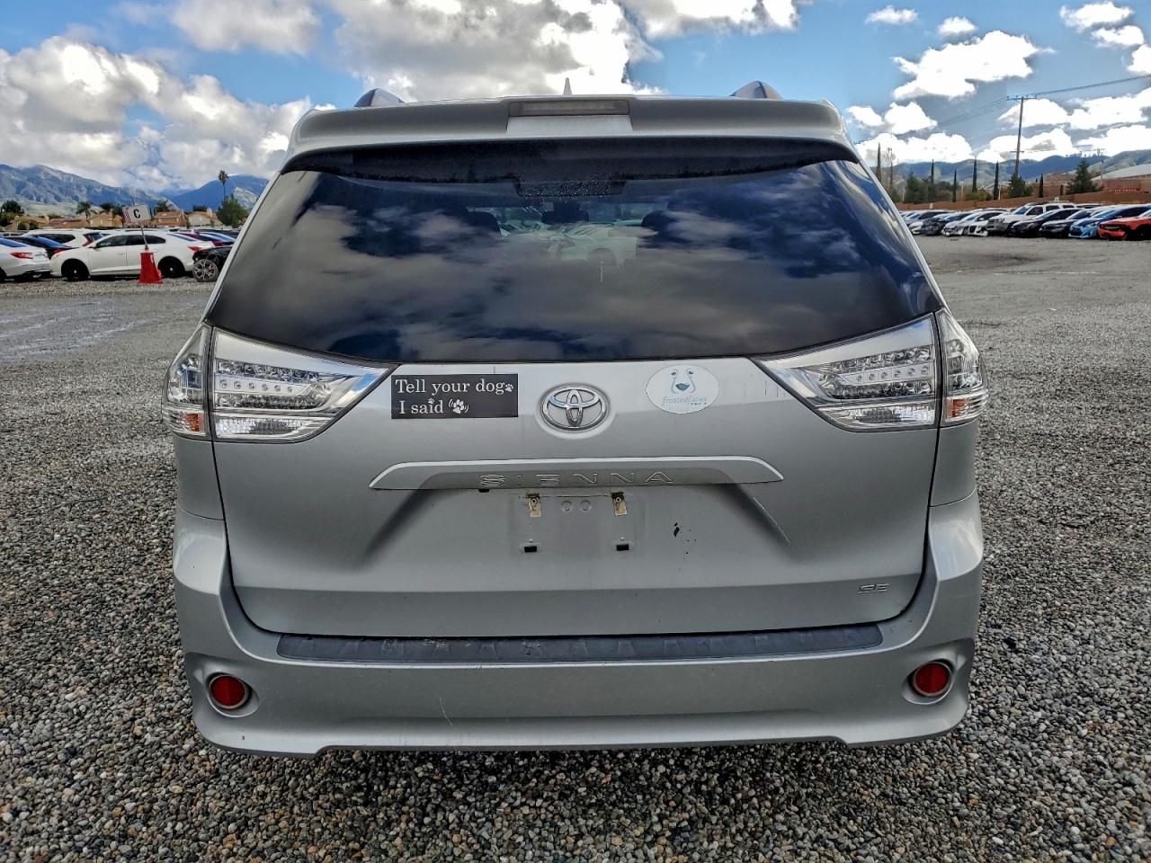2020 TOYOTA SIENNA SE photo 11