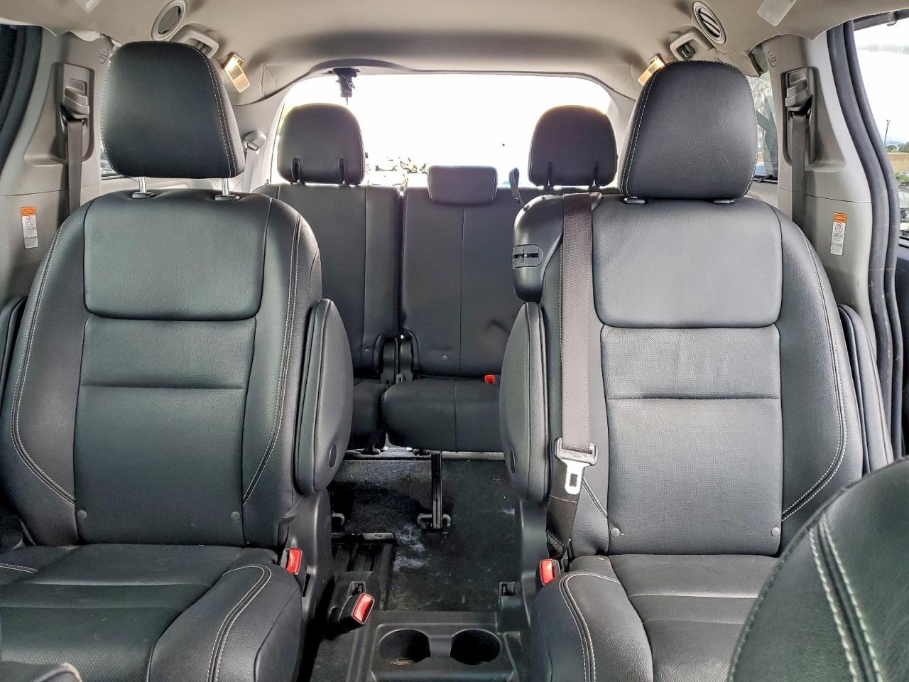 2020 TOYOTA SIENNA SE photo 19