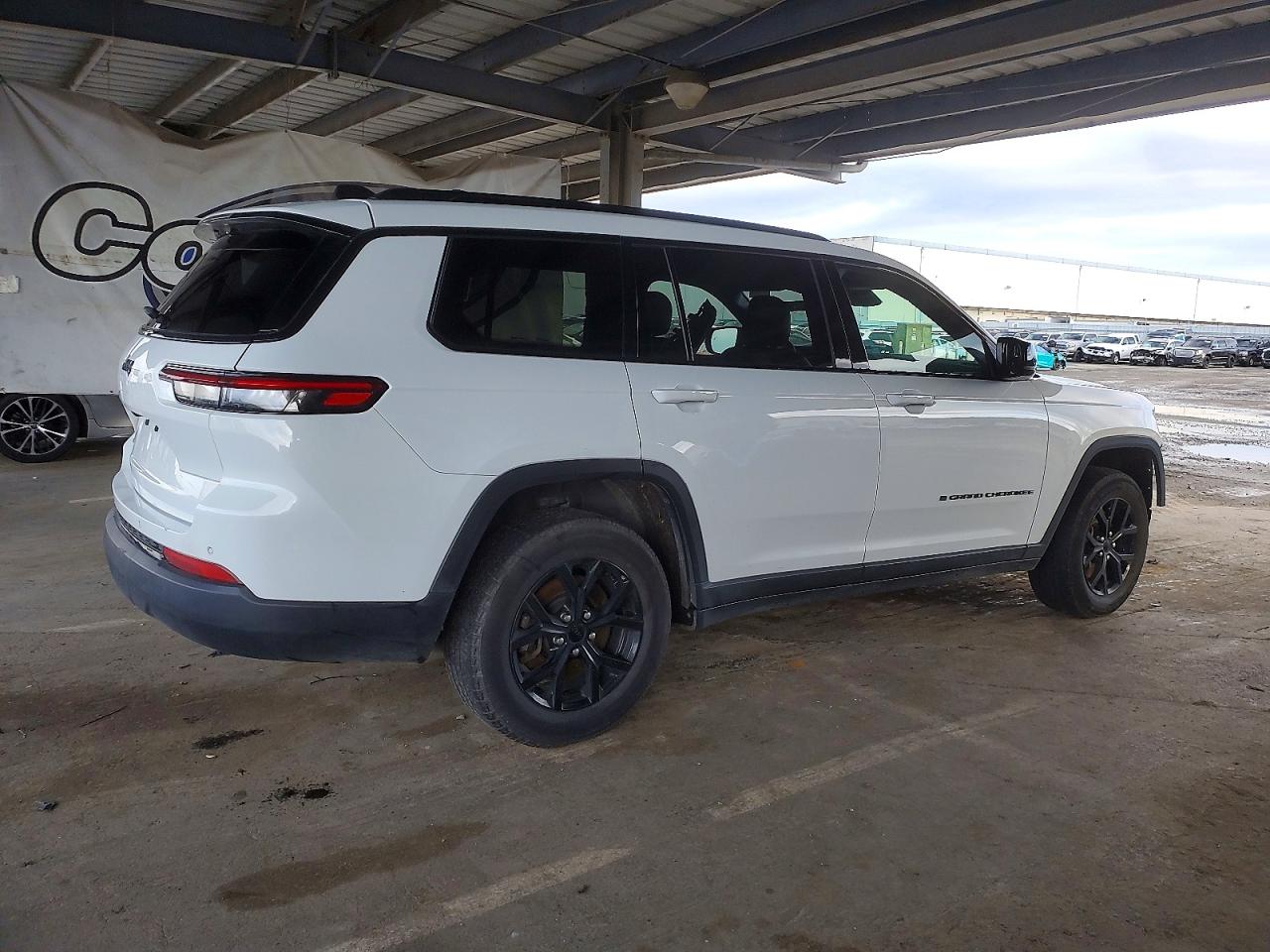 2024 JEEP GRAND CHEROKEE L LAREDO photo 3