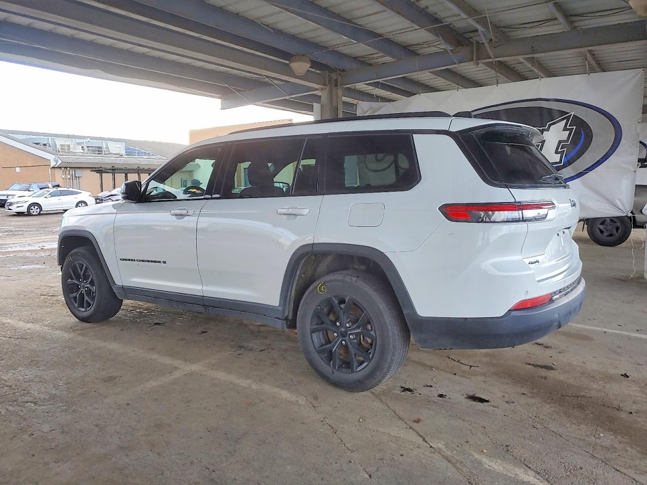 2024 JEEP GRAND CHEROKEE L LAREDO photo 2