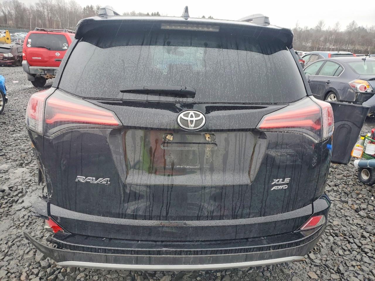 2016 TOYOTA RAV4 XLE photo 6