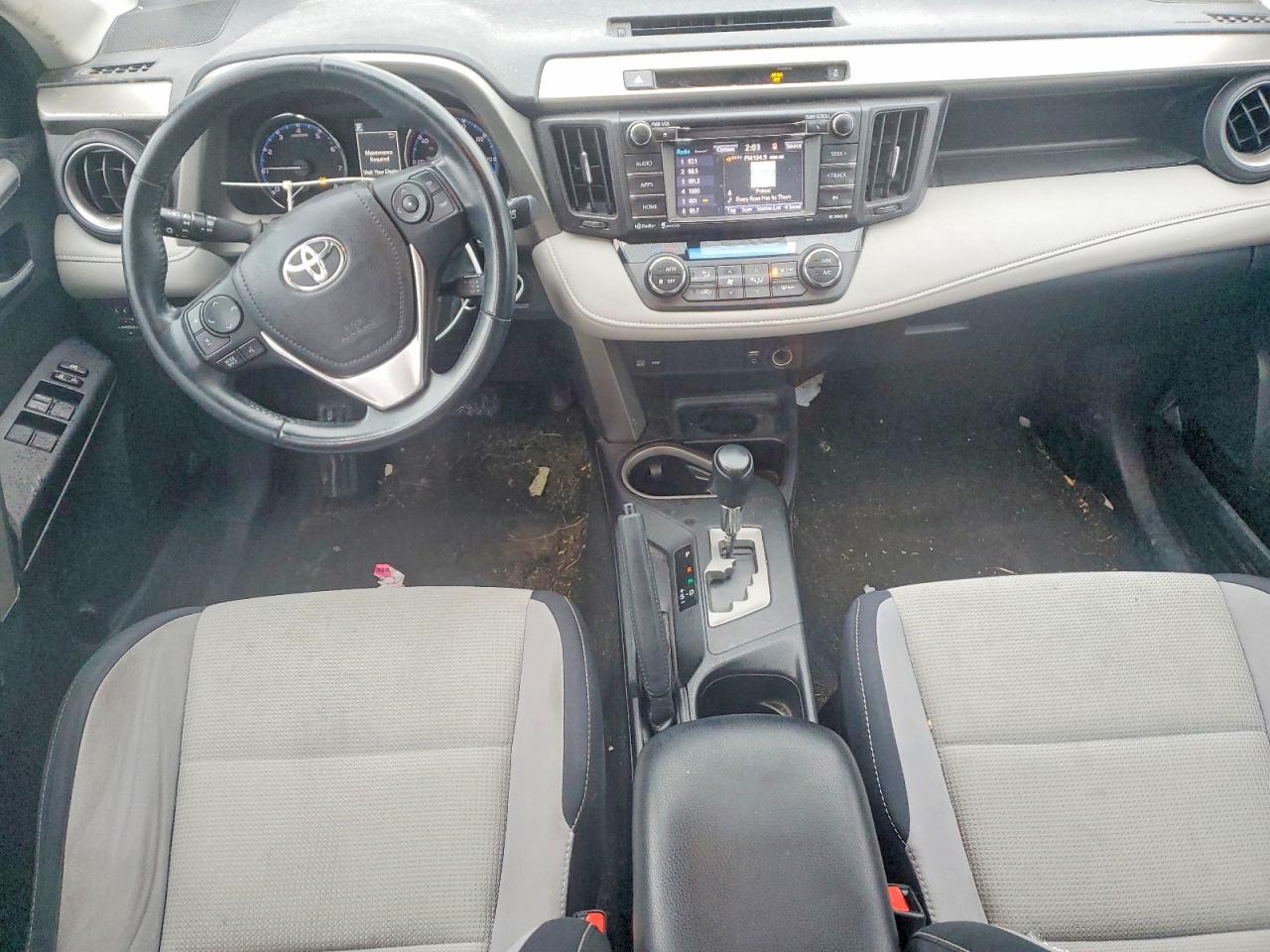 2016 TOYOTA RAV4 XLE photo 8