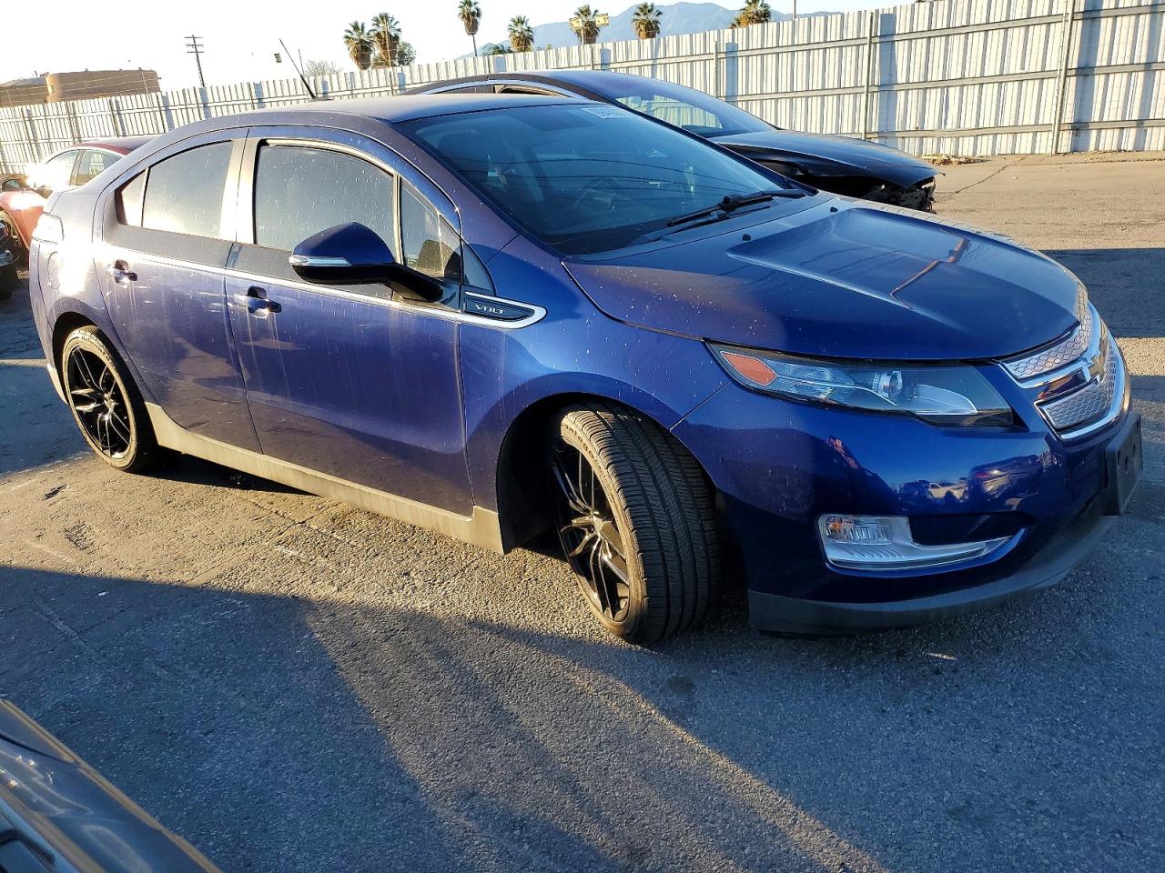 2013 CHEVROLET VOLT photo 4