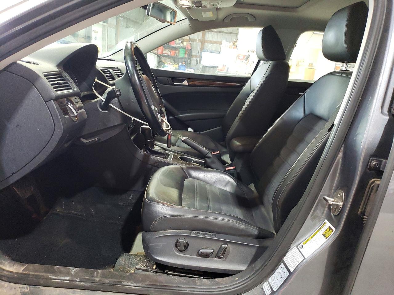 2015 VOLKSWAGEN PASSAT SEL photo 7