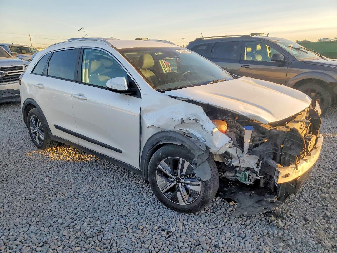 2022 KIA NIRO LXS photo 4