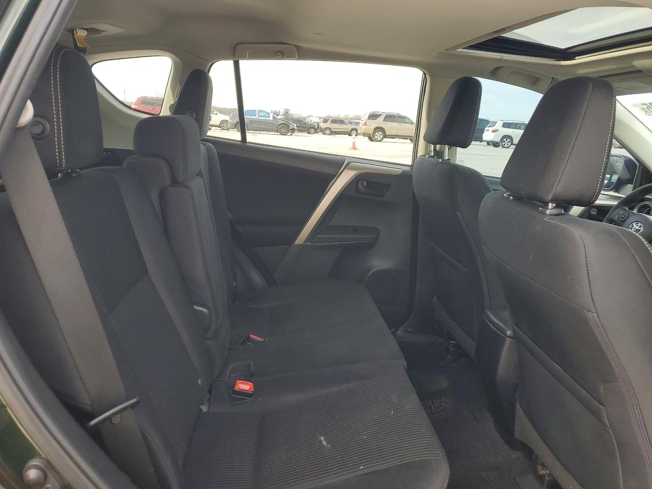 2013 TOYOTA RAV4 XLE photo 11