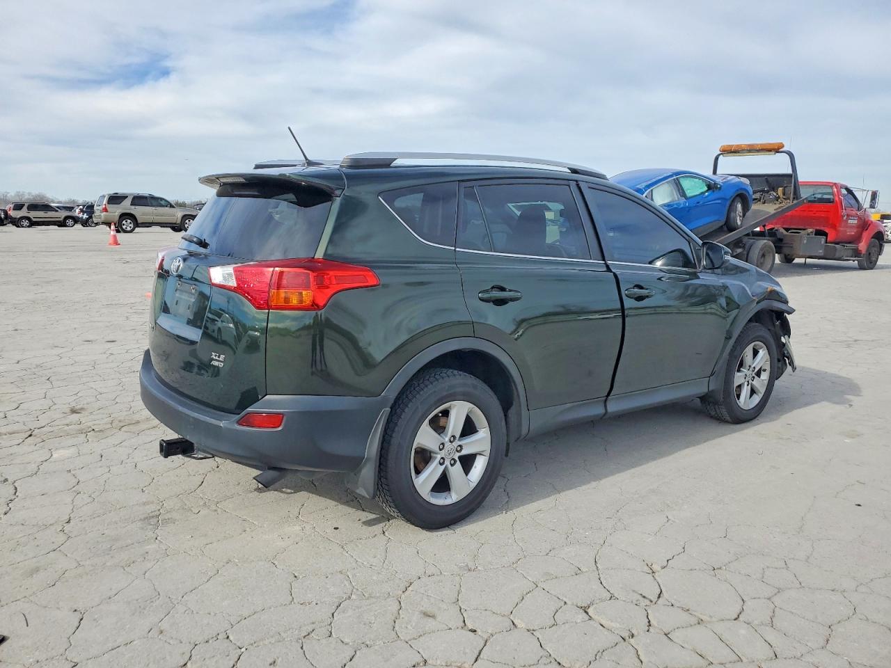 2013 TOYOTA RAV4 XLE photo 3
