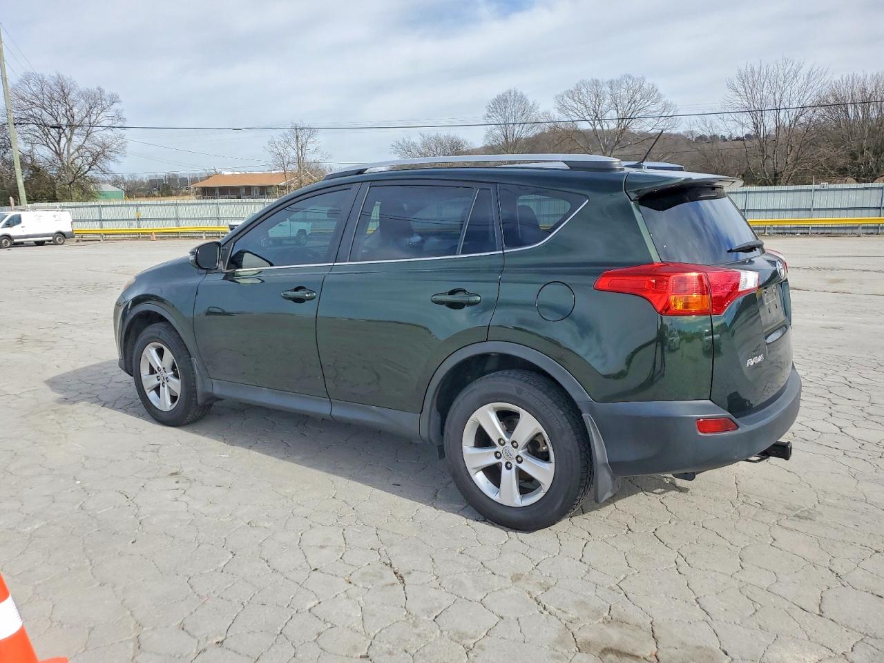2013 TOYOTA RAV4 XLE photo 2