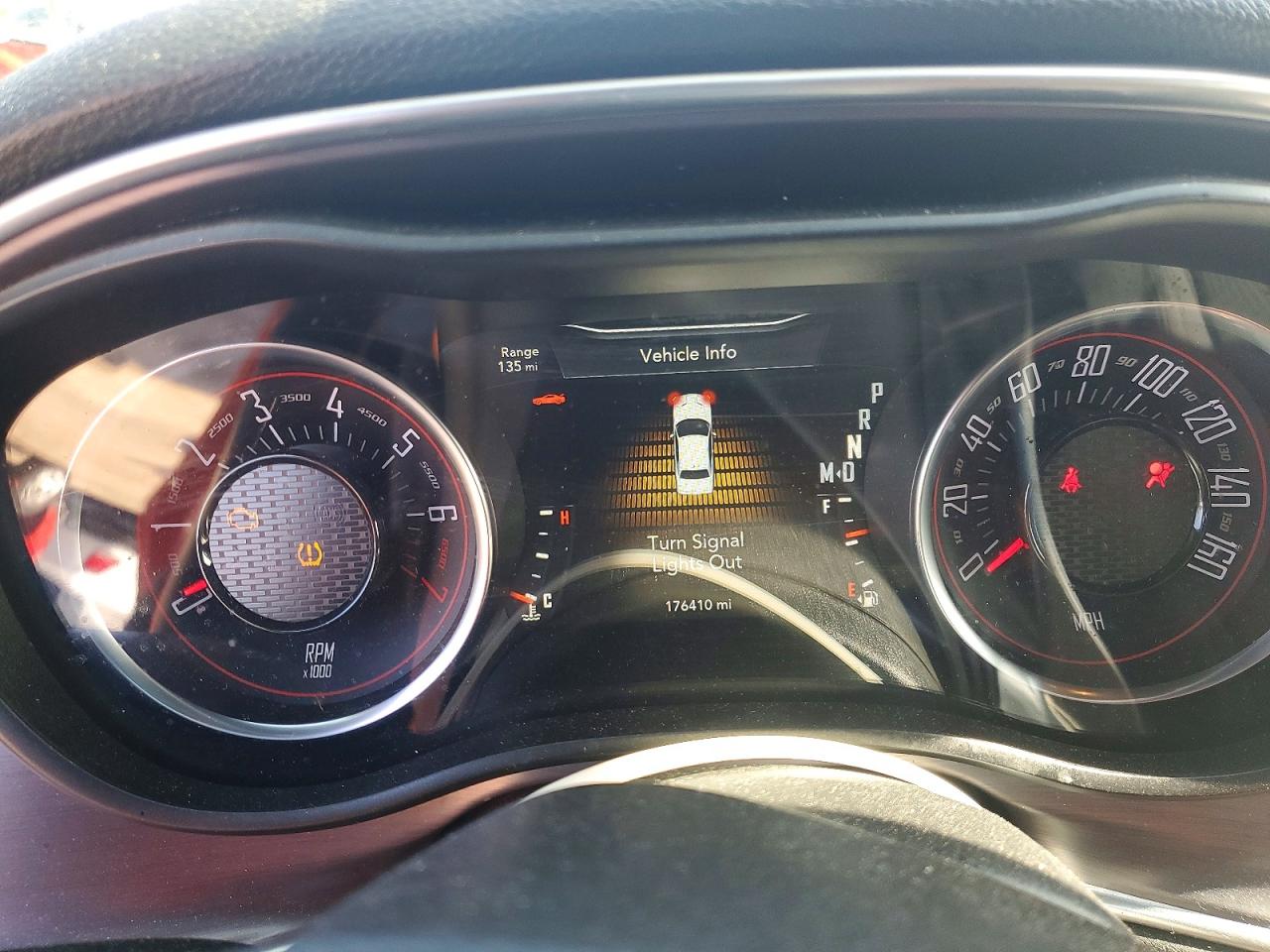 2016 DODGE CHALLENGER SXT photo 9