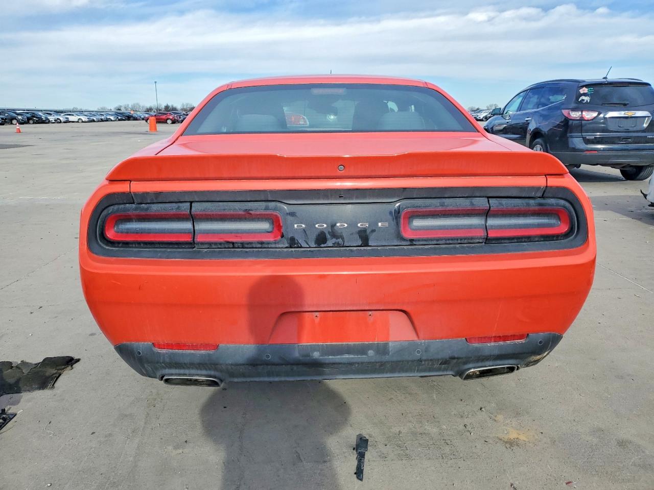 2016 DODGE CHALLENGER SXT photo 6