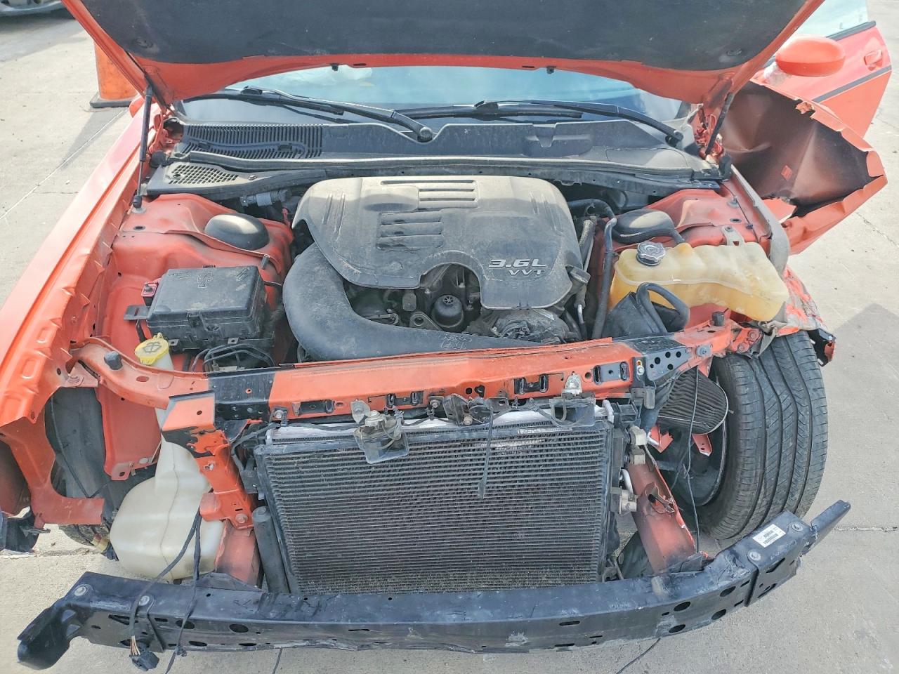 2016 DODGE CHALLENGER SXT photo 11