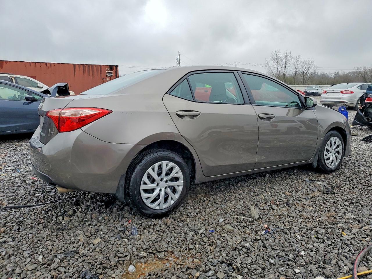2017 TOYOTA COROLLA LE photo 5