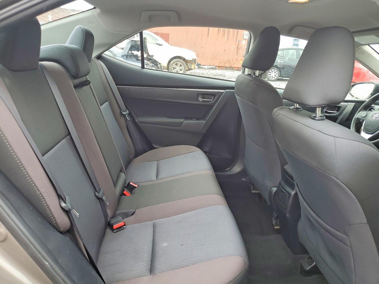 2017 TOYOTA COROLLA LE photo 19