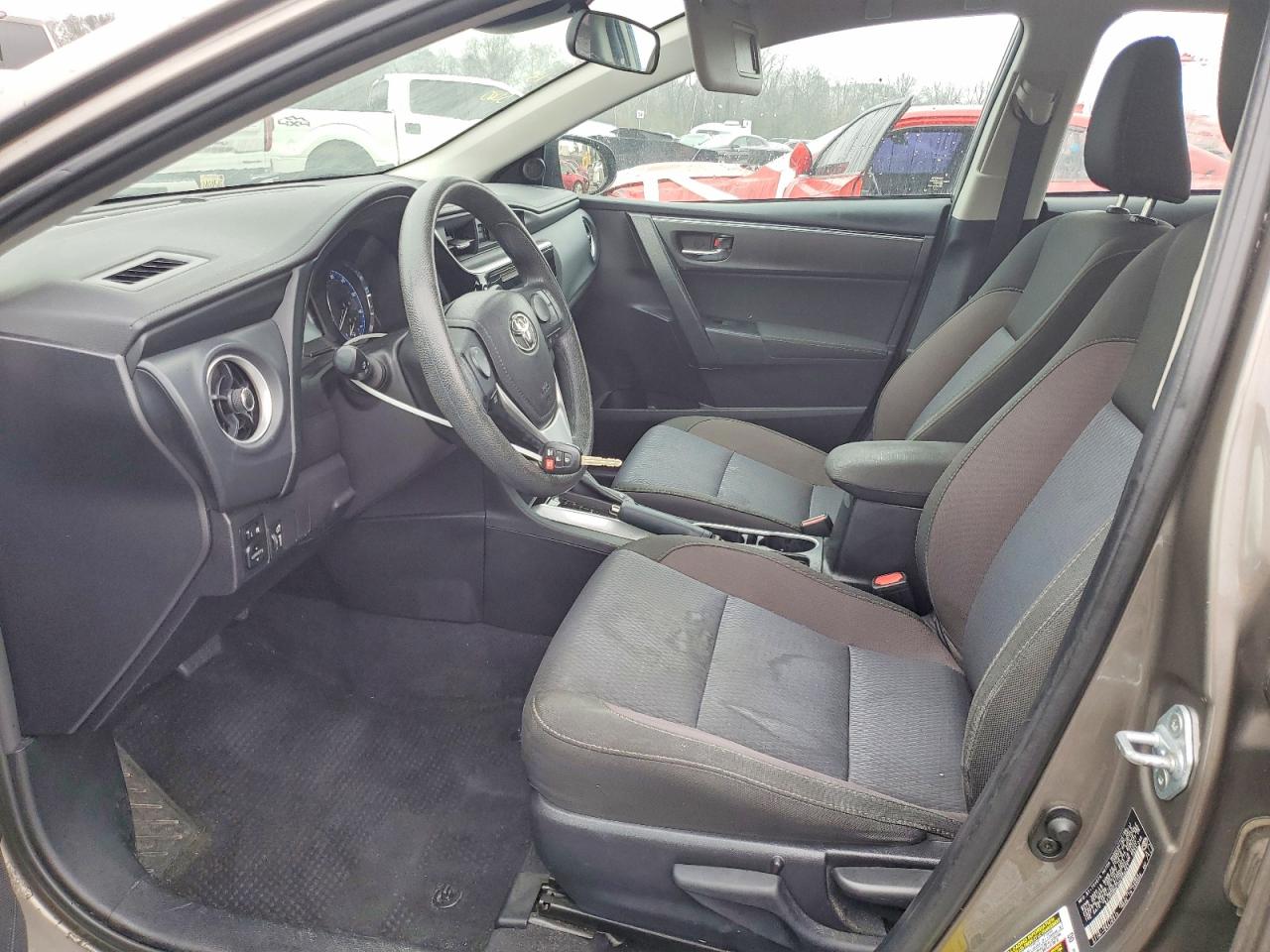 2017 TOYOTA COROLLA LE photo 13