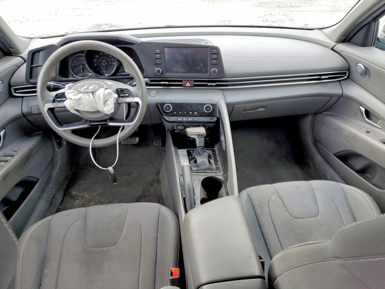 2023 HYUNDAI ELANTRA SEL photo 22