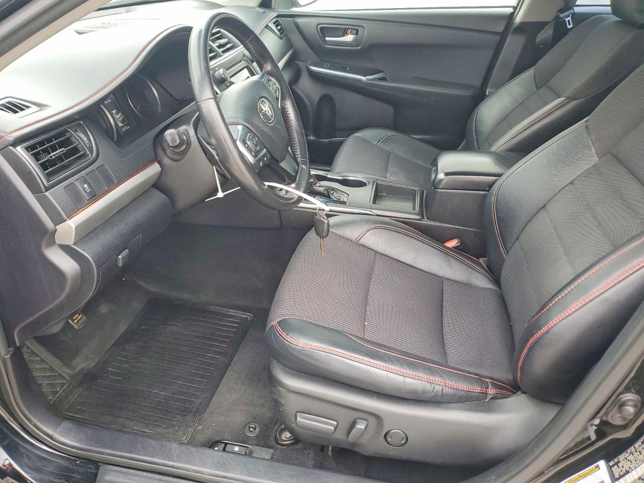 2017 TOYOTA CAMRY LE photo 7