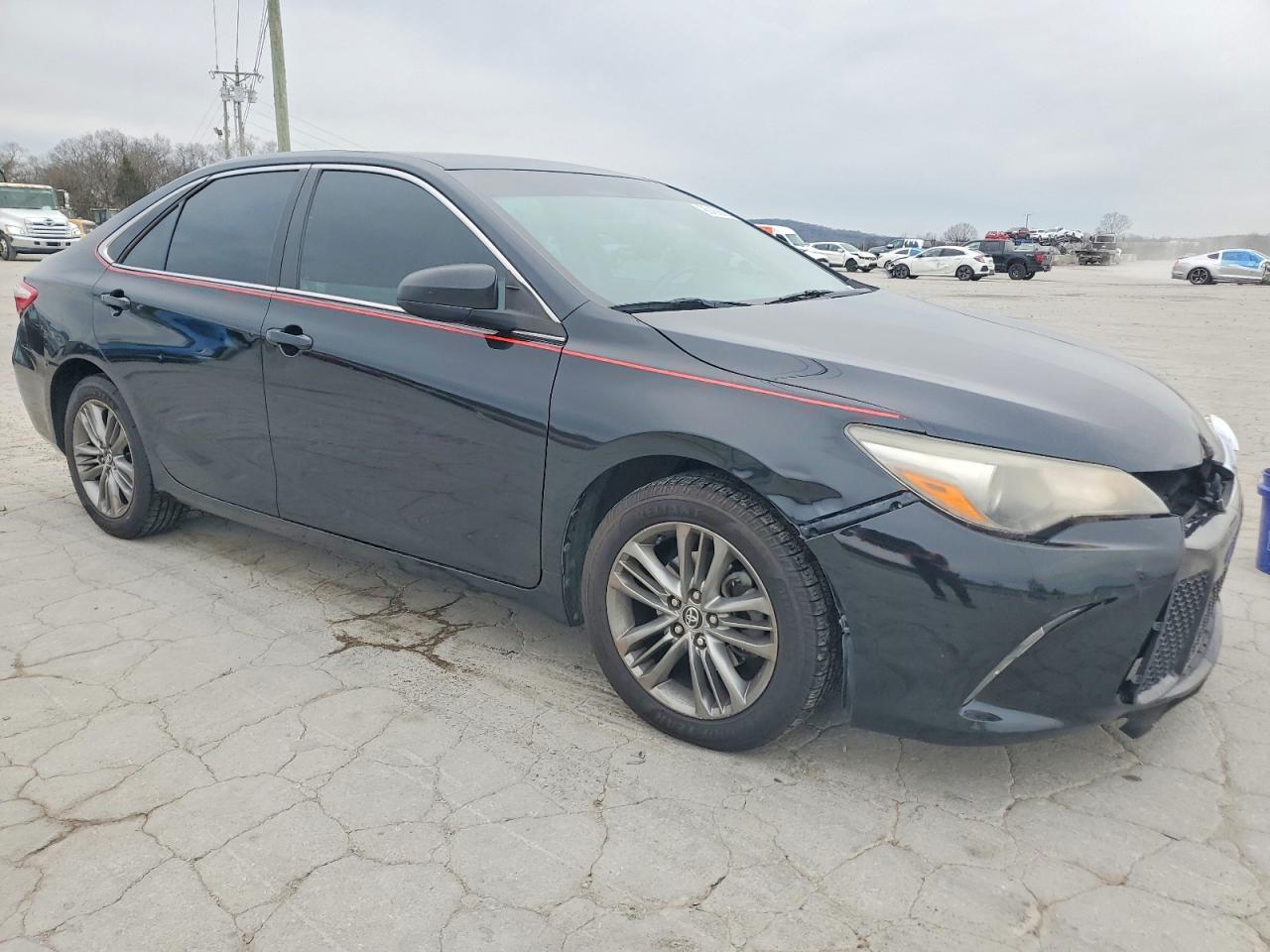 2017 TOYOTA CAMRY LE photo 4