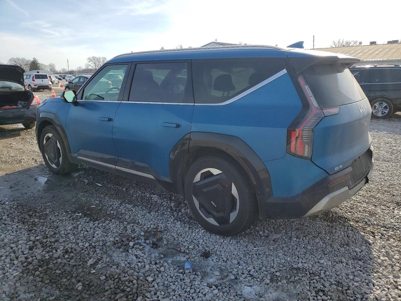 2024 KIA EV9 LAND photo 2