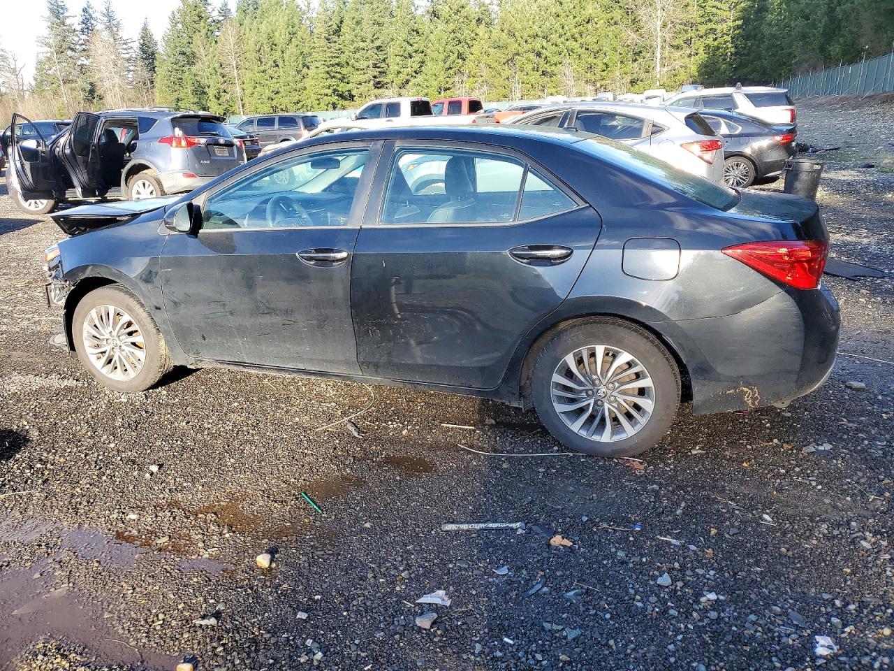 2017 TOYOTA COROLLA L photo 2