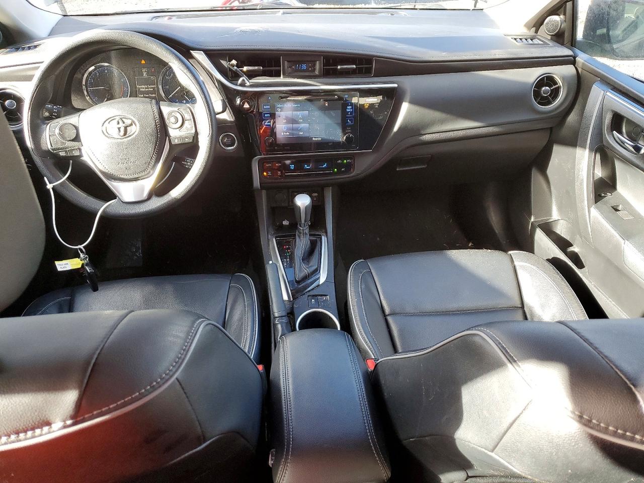 2017 TOYOTA COROLLA L photo 8