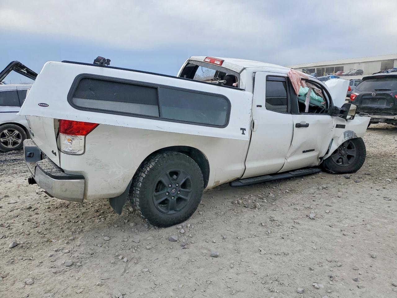 2010 TOYOTA TUNDRA DOUBLE CAB SR5 photo 3