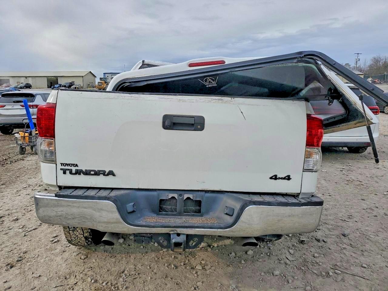2010 TOYOTA TUNDRA DOUBLE CAB SR5 photo 6