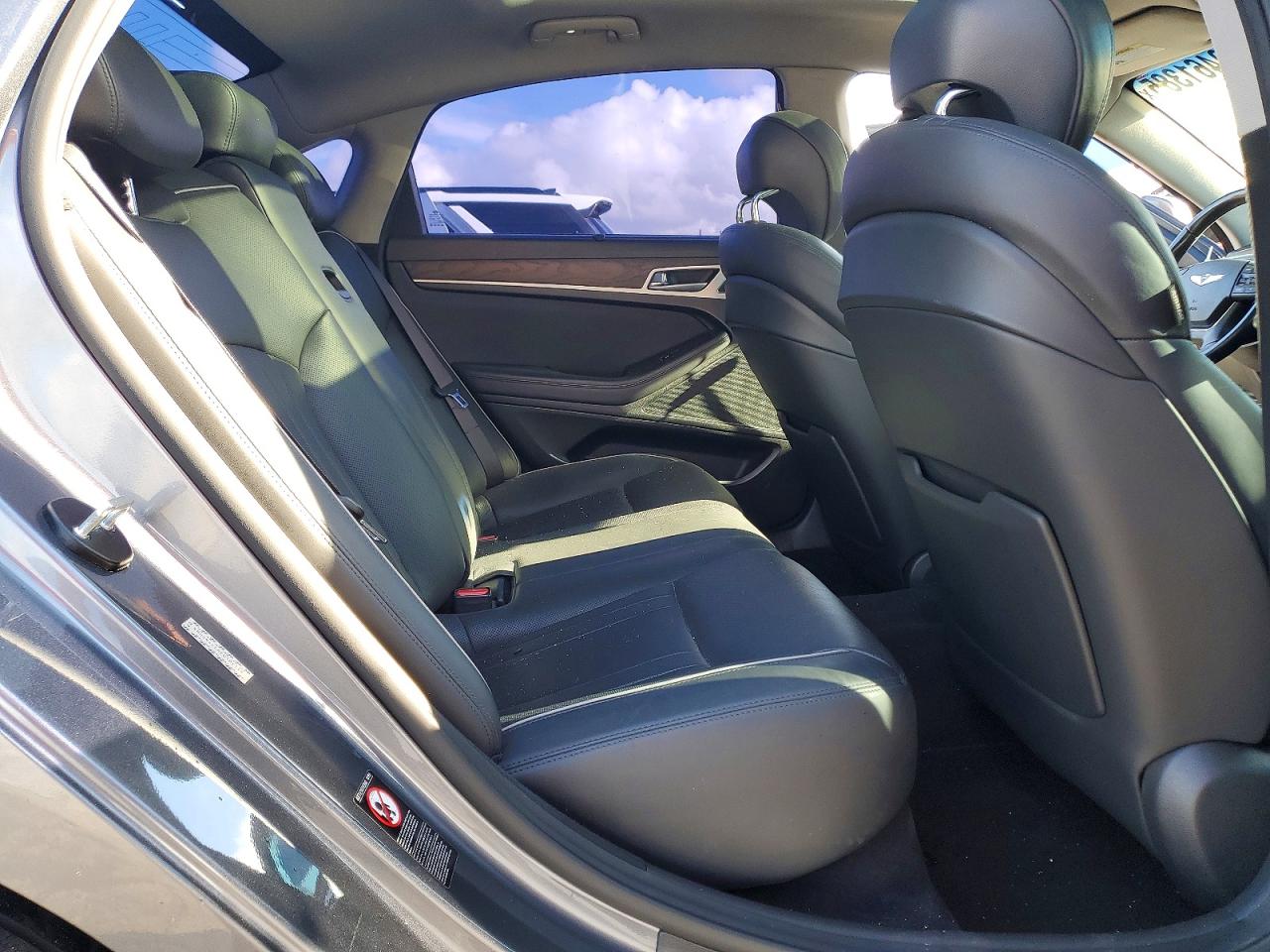 2015 HYUNDAI GENESIS 3.8L photo 10