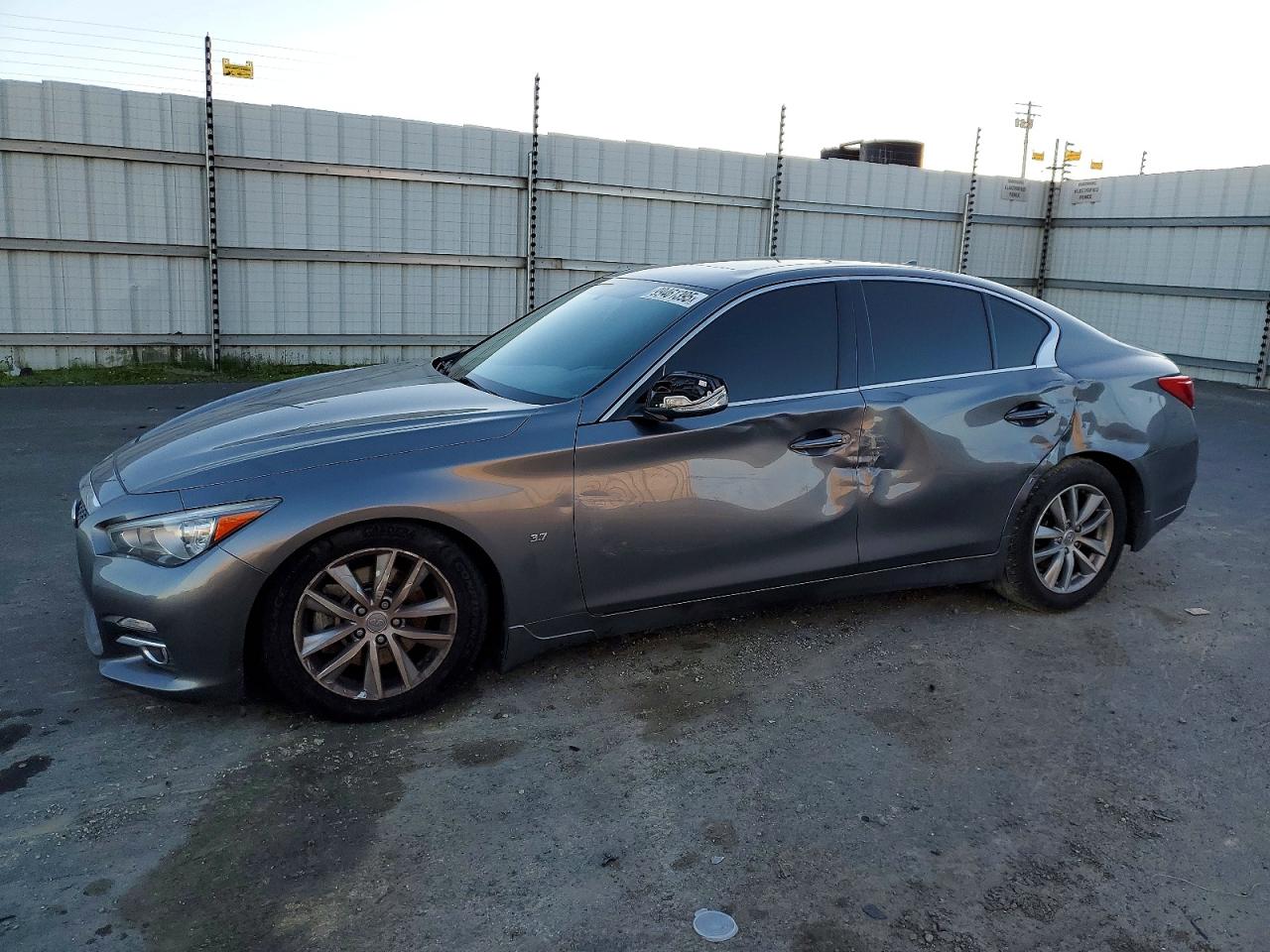 2015 INFINITI Q50