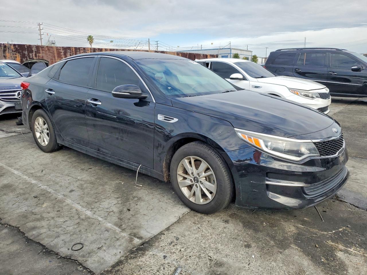 2016 KIA OPTIMA LX photo 4