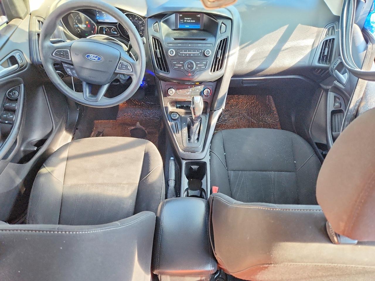 2015 FORD FOCUS SE photo 8
