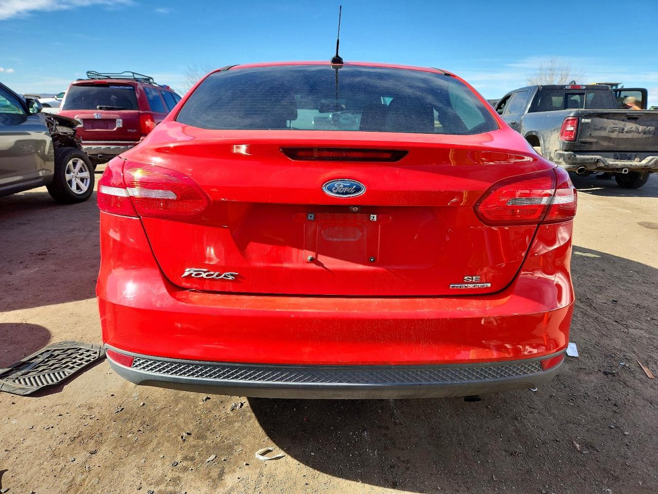 2015 FORD FOCUS SE photo 6