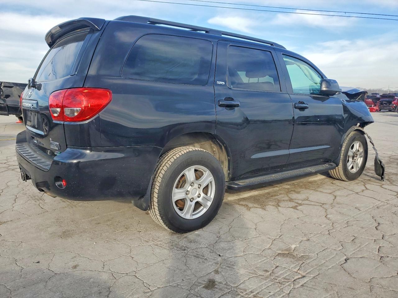 2014 TOYOTA SEQUOIA SR5 photo 3
