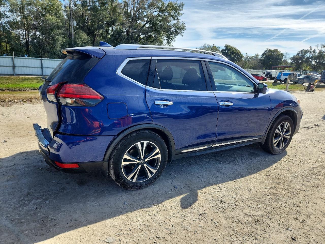 2017 NISSAN ROGUE S photo 3