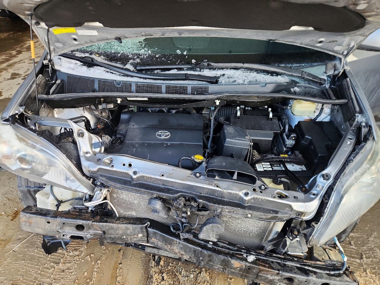 2015 TOYOTA SIENNA XLE photo 11