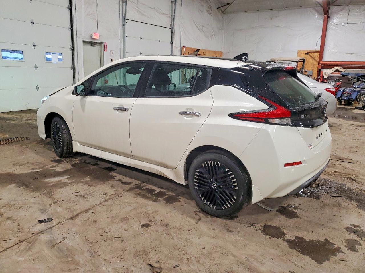 2025 NISSAN LEAF SV PLUS photo 2