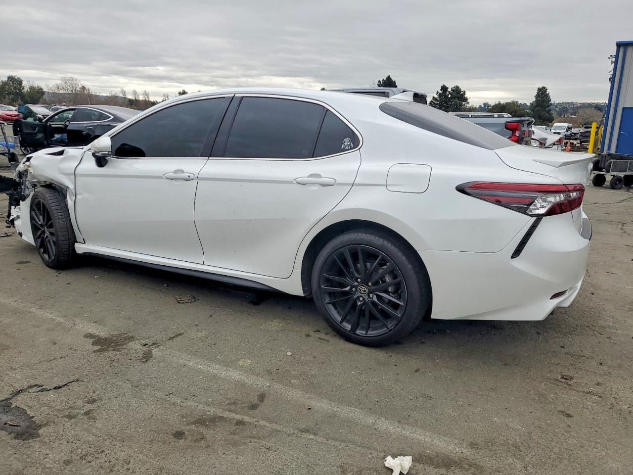 2021 TOYOTA CAMRY XSE photo 2