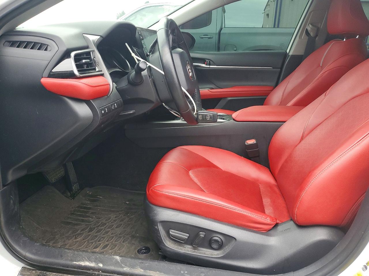 2021 TOYOTA CAMRY XSE photo 7