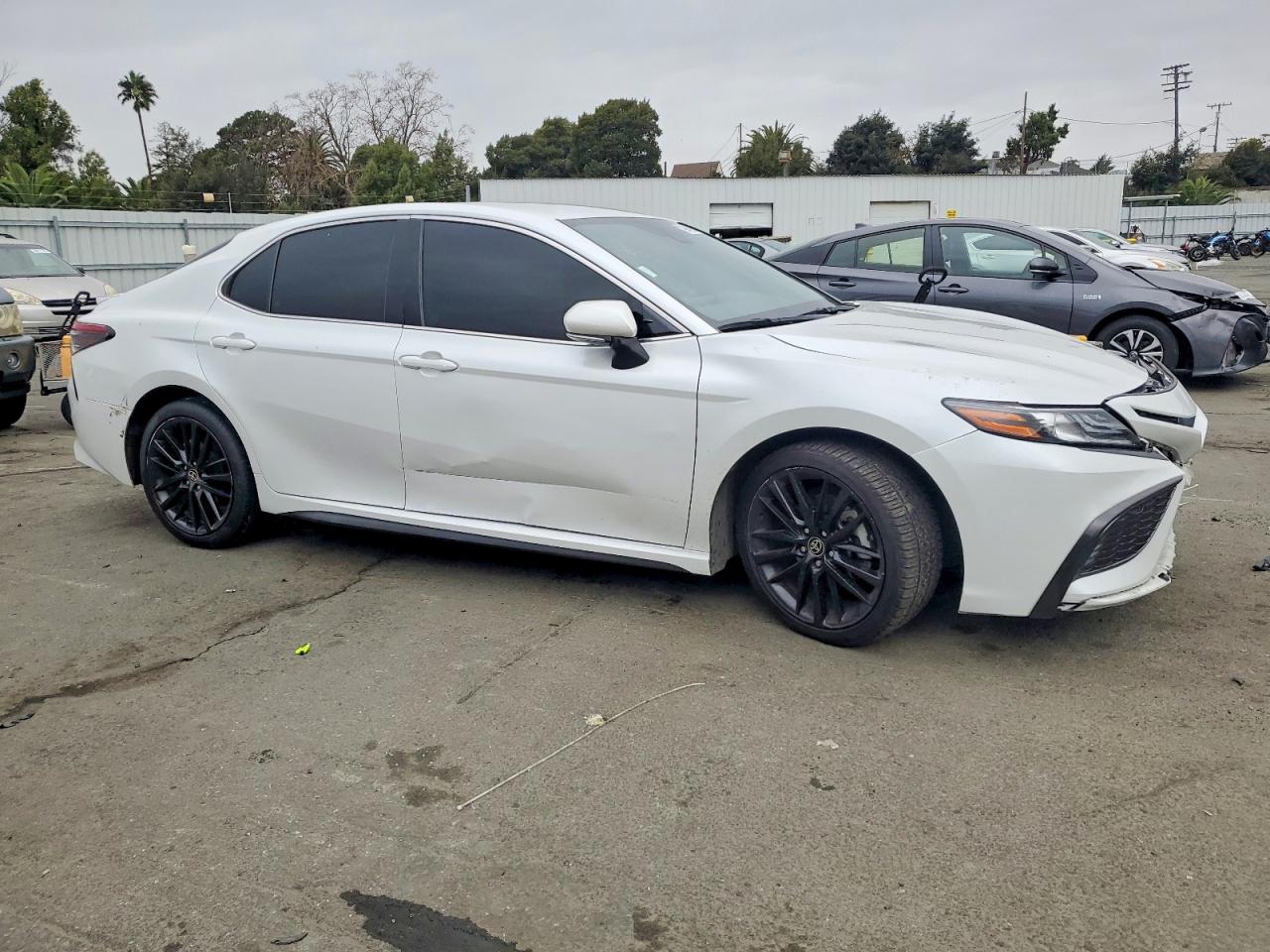2021 TOYOTA CAMRY XSE photo 4