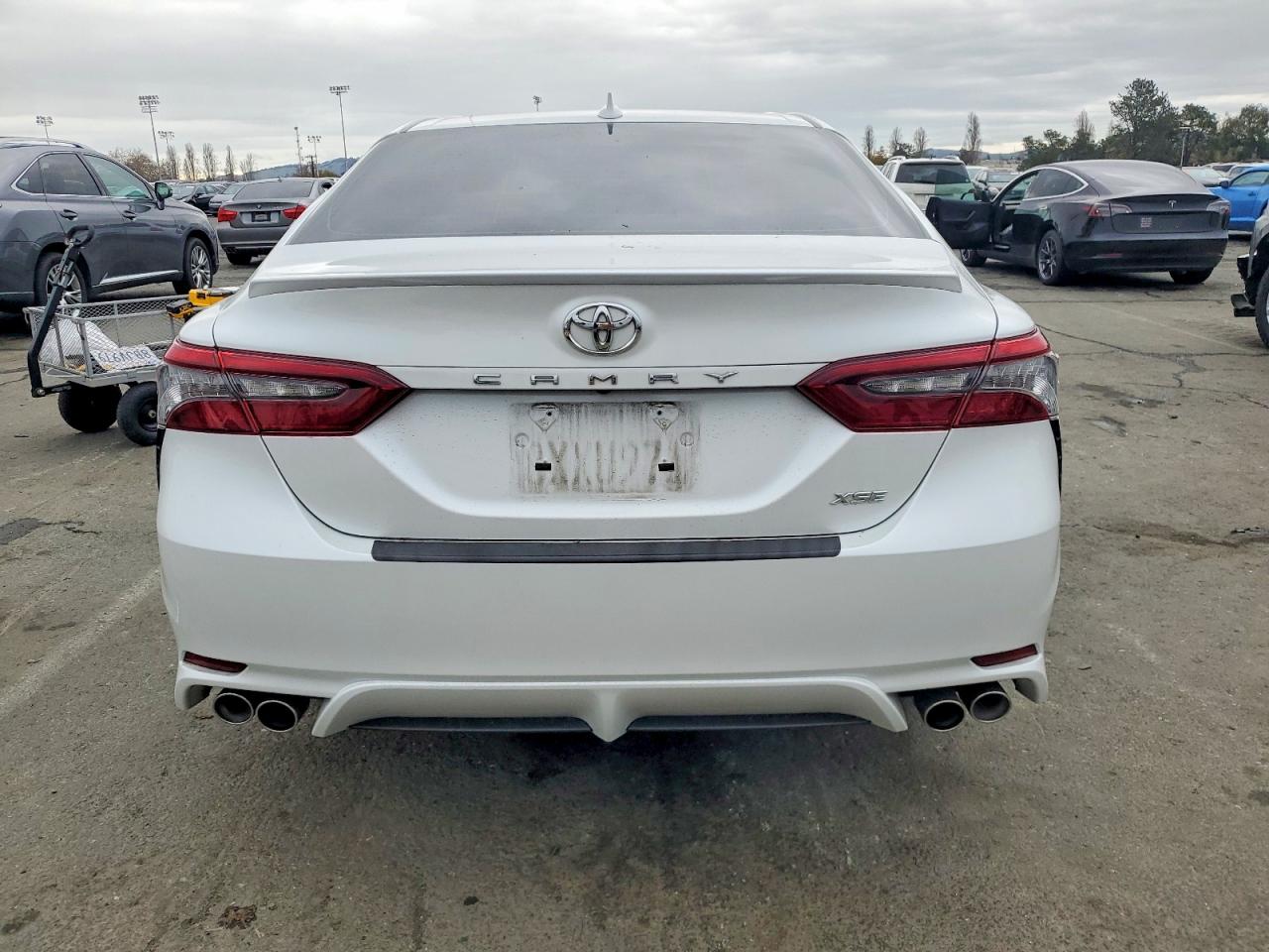 2021 TOYOTA CAMRY XSE photo 6