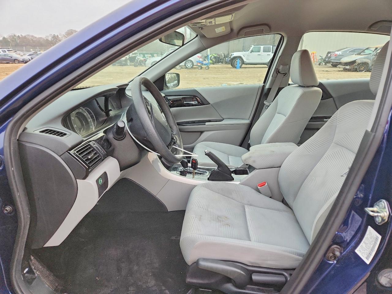 2017 HONDA ACCORD LX photo 7