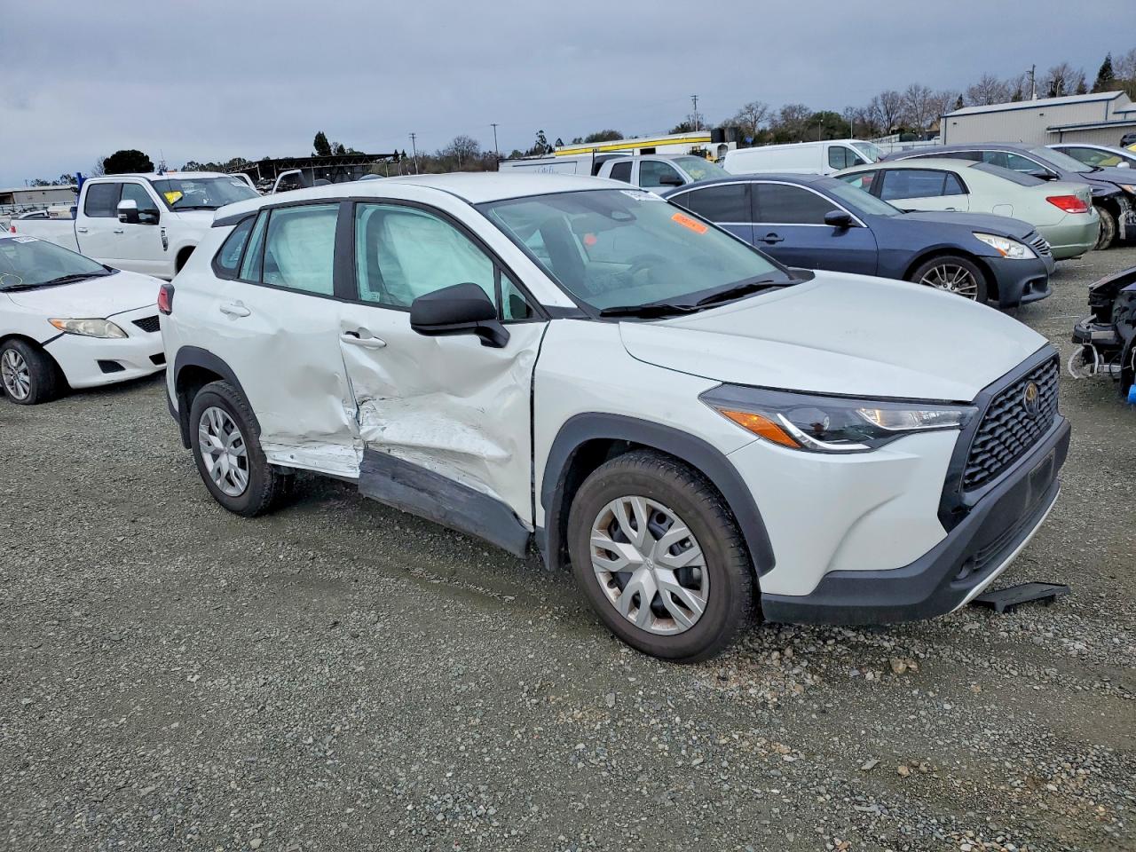 2024 TOYOTA COROLLA CROSS L photo 4