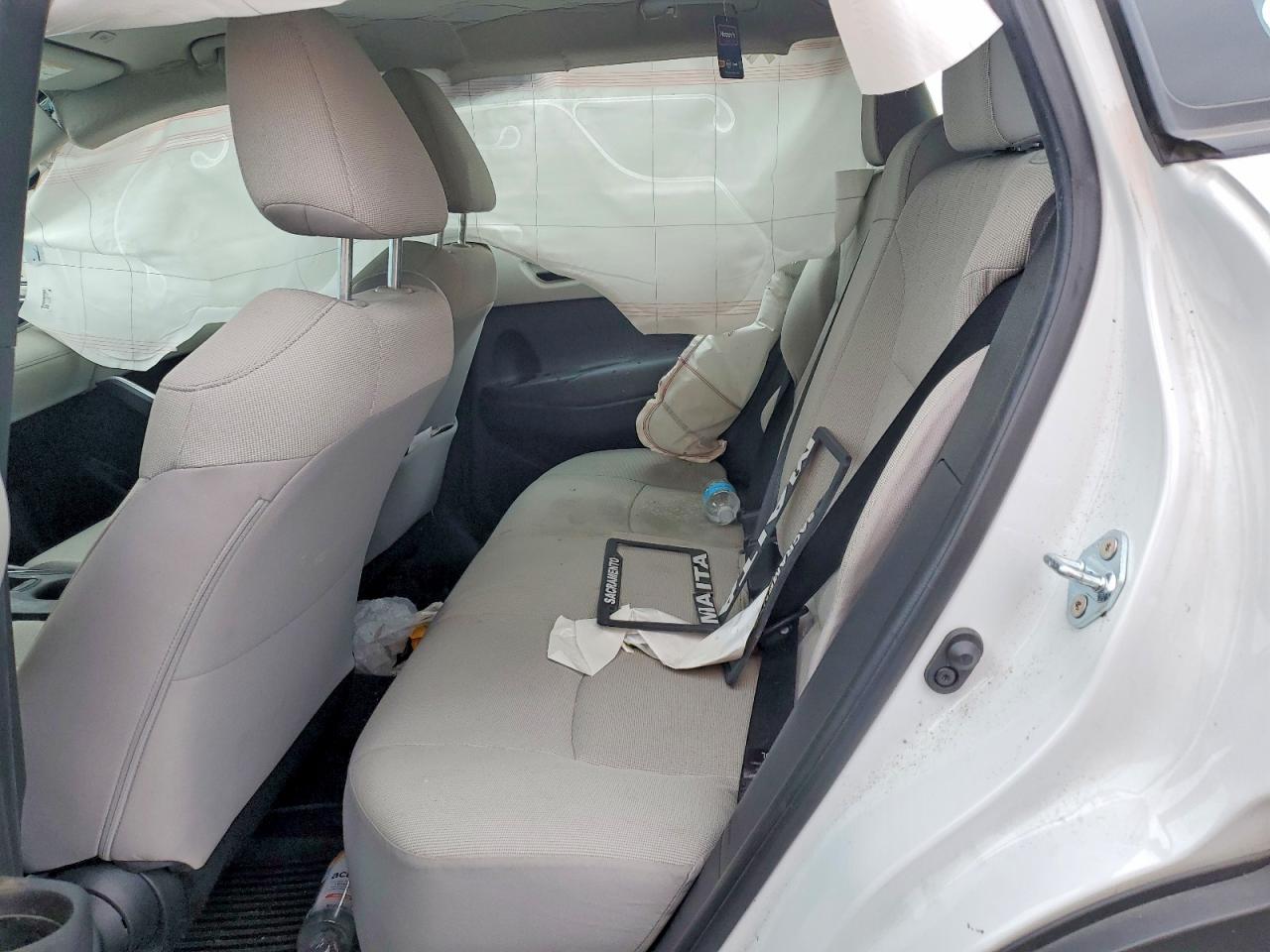 2024 TOYOTA COROLLA CROSS L photo 11