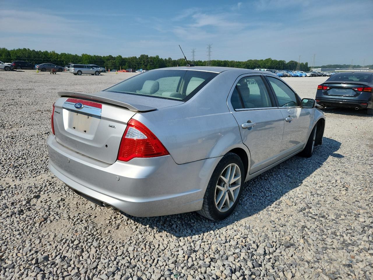 2011 FORD FUSION photo 3